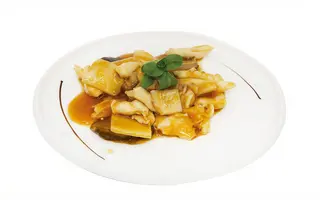 260. Pollo con funghi bambu