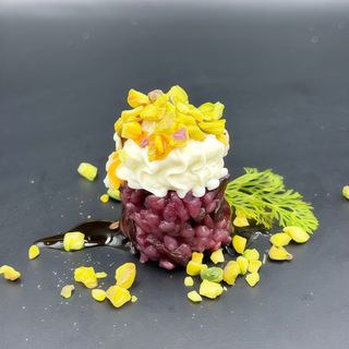 N21. Gunkan pistacchio noir