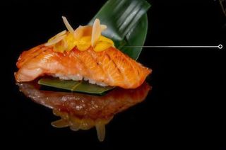 71. Nigiri salmone flambe