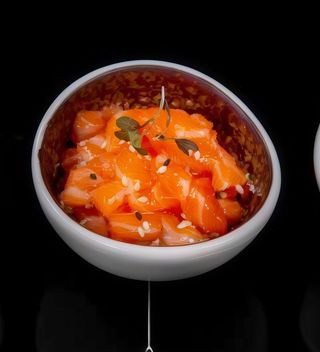 86. Salmon tartar
