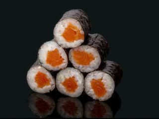 35. Hossomaki salmone 6pz