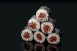 36. Hossomaki tuna 6pz