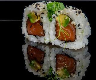 126. Salmone avocado 8pz