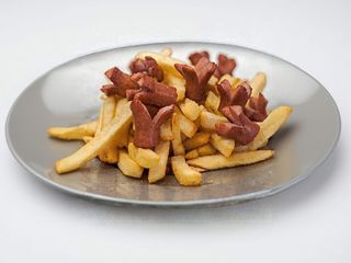 Patatine fritte e würstel