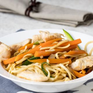 Spaghetti di grano con pollo