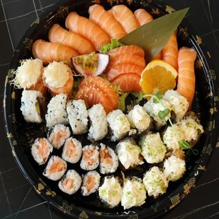 Box E2 Tutto Salmone - 44 pezzi