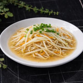 623 Germogli di soia saltato in padella