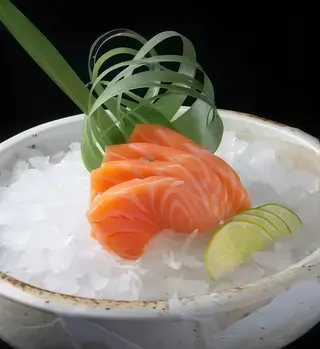 141 Sashimi salmone - 8 pezzi