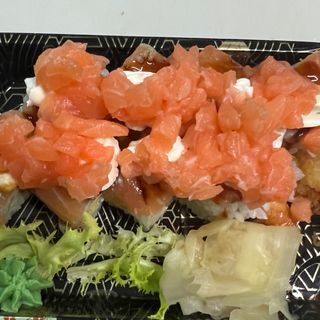 uramaki avocado sopra Philadelphia  e salmone