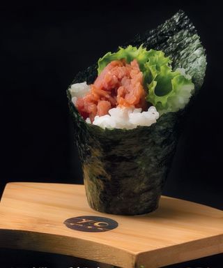 257. Temaki spicy tuna
