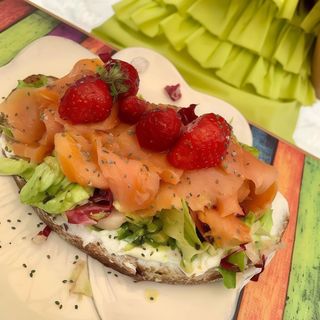 Avocado toast con salmone