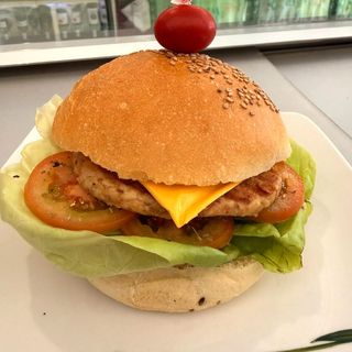 CHICKEN BURGER