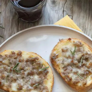 Bruschetta con Salsiccia