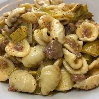 Orecchiette con Crema di Carciofi e Salsiccia