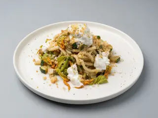 Tonnarello Rustico Crema di Zucchine, Fiori di Zucca e Stracciatella