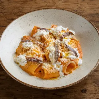 Paccheri con Crema di Peperoni e Alici