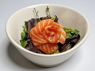 IN5. Insalata con salmone 