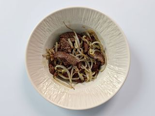 D10  manzo con germogli di soia 