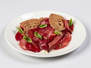 Bruschetta con bresaola e rughetta