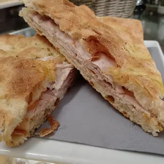 Focaccia con porchetta