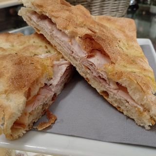 Focaccia con porchetta