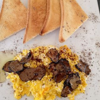 Uova con scaglie di tartufo della Lessinia