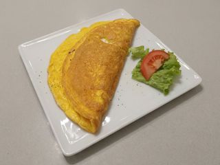 Omelette prosciutto e formaggio