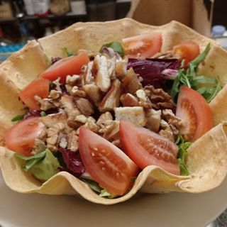 Insalata pollo e noci