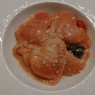 Ravioli Giulietta al burro fuso e salvia