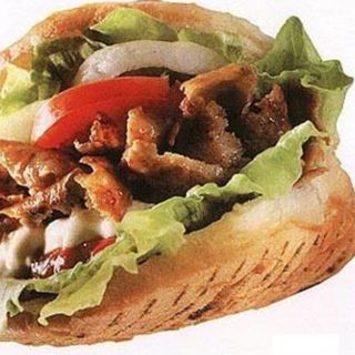 Panino kebab con verdure