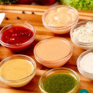 Salsa yogurt contenitore