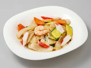 219. Gnocchi di riso con pesce misto