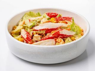 23. Insalata mista con polpa di granchio