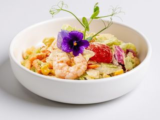 22.Insalata mista con gamberetti