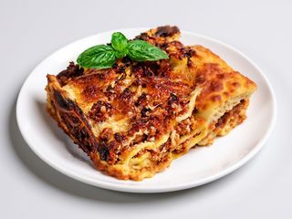 LASAGNA AL RAGU' CON PARMIGIANO REGGIANO 