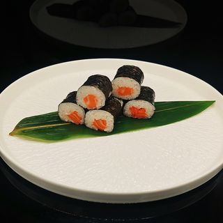 18. Hosomaki sake