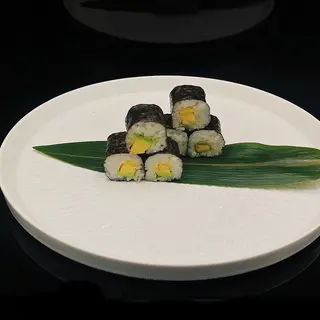 24. Hosomaki avocado