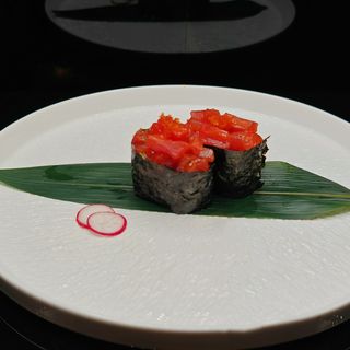 63. Gunkan spicy maguro