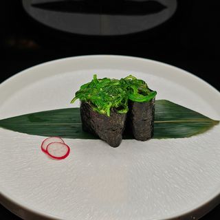 64. Gunkan wakame