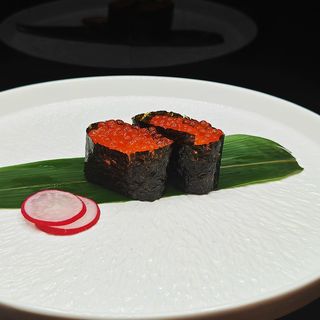 67. Gunkan ikura