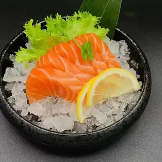 90. Sashimi salmone - 10 pezzi