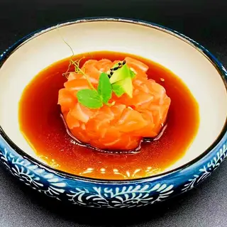 101. Tatare di salmone speciale