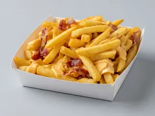 Porzione patatine cheddar e bacon