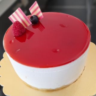 Torta yogurt e fragola e lampone 6/8porzioni