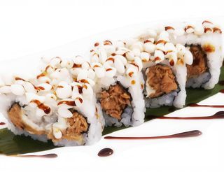 Uramaki salmone, avocado e maionese