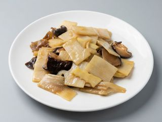 A207.Funghi e bambù saltati