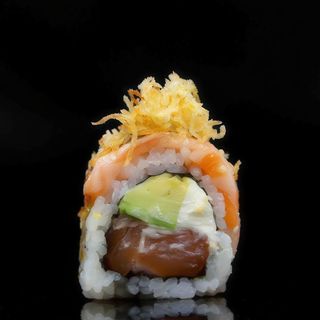 Super Salmon Maki Roll