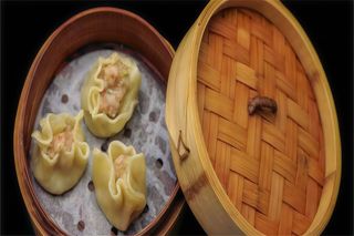 D7. Ravioli di carne e gamberi (Siomai)