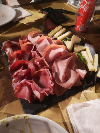 Selezione di salumi e formaggi
