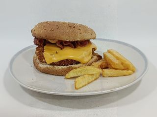 Cheese bacon pollo burger 